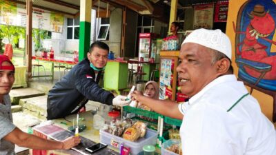IKA Unand Bagikan 4.000 Botol Hand Sanitizer Antisipasi Corona