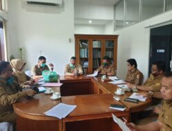 Wako Solok Gelar Rapat Evaluasi Pendistribusian Bantuan Warga Terdampak Covid-19