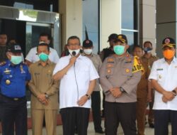 Pemkab Bersama Polres Solok Laksanakan Penyemprotan Disinfektan