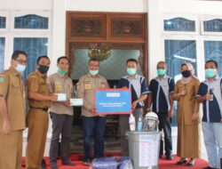 Pemkab Solok Terima Bantuan Dari Pabrik Aqua Untuk Penanganan Covid-19