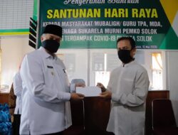 Wako Solok Serahkan 1.423 Santunan Hari Raya Untuk Masyarakat Kurang Mampu Terdampak Covid-19