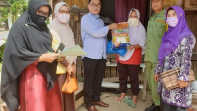 Pemkot Solok Distribusikan 100 Paket Sembako Bantuan Pegadaian