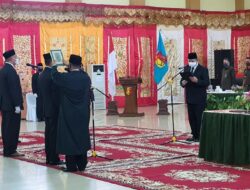 Wako Solok Melantik Sekda Serta Kadis Pengendalian Penduduk Dan KB