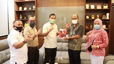 Komisi Informasi Serahkan Laporan 2019 Kepada DPRD Sumbar