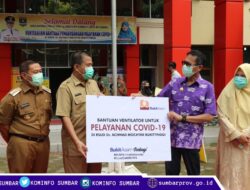 Gubernur Salurkan Bantuan Ventilator Bukit Asam dan Wardah ke RSAM Bukittinggi