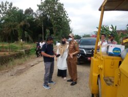 Bupati Pessel Tinjau Pengerjaan Peningkatan Jalan Kabupaten Di Lunang