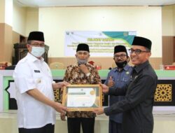 Bupati Solok Kukuhkan Pengurus Kecamatan Dewan Masjid Indonesia Kabupaten Solok