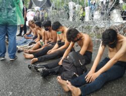 Demo Tolak UU Cipta Kerja di Padang, 30 Orang Diduga Provokator Diamankan
