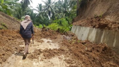 Sempat Tertimbun Longsor, Akses Jorong Nagari Tiku Kembali Dilalui