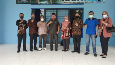 Tim Visitasi Tekankan SMK 3 Pariaman Raih Prediket Informatif