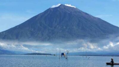 Gunung Kerinci Alami Erupsi, Masyarakat Diharapkan Waspada