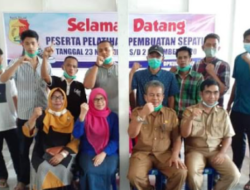 Dinas Koperindag Kota Solok Gelar Pelatihan Produksi Sepatu