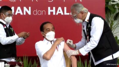 Hari Ini ! Presiden Jokowi Resmi Laksanakan Vaksinasi Covid-19 Perdana