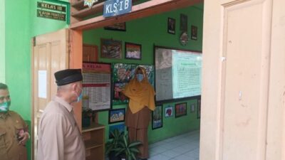 Mahyeldi Tinjau Penerapan Protokol Kesehatan di Hari Pertama Tatap Muka
