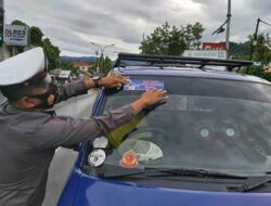 Cegah Penyebaran Covid-19, Satlantas Polres Pessel Gelar Sosialisasi Dan Bagikan Masker