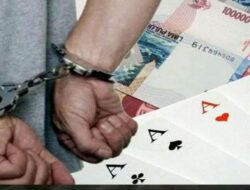 Unit Reskrim Polsek Sitiung Amankan 10 Pria Main Judi Song