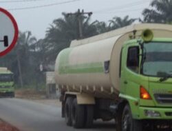 Satu Unit Mobil Tangki CPO Terbakar, Satu Orang Terluka Berat