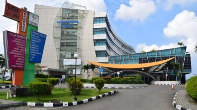 671 Tenaga Kesehatan Semen Padang Hospital Disuntik Vaksin