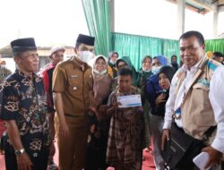 Wawako Solok Tinjau Sunatan Massal