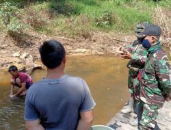Satgas TMMD 110/ Kodim 1201 Sambangi Warga di Bantaran Sungai
