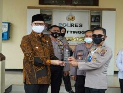 Polres Bukittinggi Terima Penghargaan Nilai IKM Tertinggi