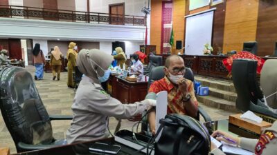 265 Pimpinan dan Staf DPRD Sumbar telah Divaksinasi