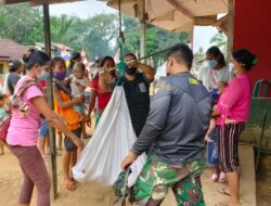 Satgas TMMD 110/Kodim 1201 Dampingi Kegiatan Posyandu Desa Tolok