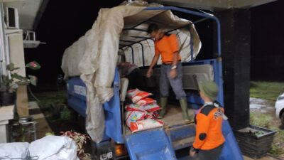 Bantu Korban Banjir Rahul Tapan, Dinsos P3A Drop Beras 10 Ton Dan BPBD Dirikan Dapur Umum