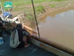 Anggota Satgas TMMD 110/ Kodim 1201 Selesaikan Pengerjaan Jembatan Beton