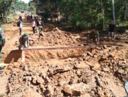 Pacu Semangat Satgas TMMD 110/ Kodim 1201, Dansatgas Turun Lansung ke Lokasi TMMD
