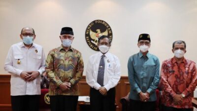 Gubernur Sumbar Datangi Menkopolhukam Terkait Pembangunan Monumen yang Tertunda