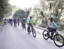 Memanfaatkan Hari Libur Bupati Gowes bersama Ketua PKK dan OPD