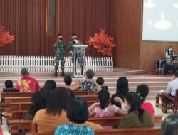 Anggota Satgas TMMD 110/ Kodim 1201 Sosialisasikan Prokes di Gereja