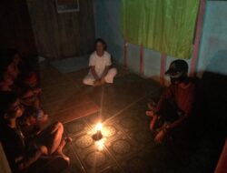 Manfaatkan Waktu, Satgas TMMD 110/ Kodim 1201 Laksanakan Komsos Malam Hari