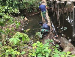 Upaya Satgas TMMD 110/ Kodim 1201 agar Sungai Desa Tolok Tak Tercemar