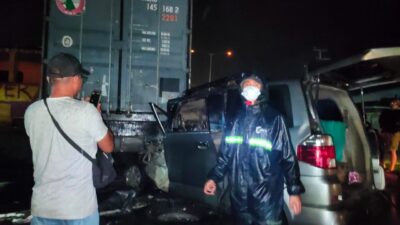 Diduga Mengantuk Supir Travel Tabrak Mobil Kontainer, Satu Orang Meninggal Dunia