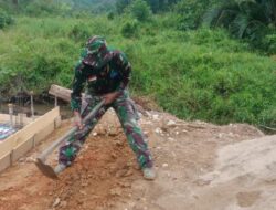 Ratakan Gundukan Tanah di Sekitar Pengecoran Jembatan, Ini Tujuannya