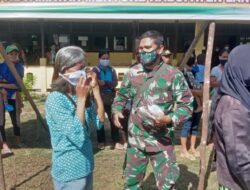 Satgas TMMD 110/ Kodim 1201 Ajari Lansia Pakai Masker
