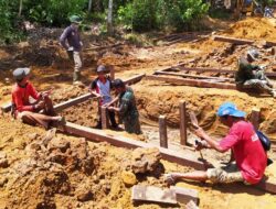 Satgas TMMD 110/ Kodim 1201 Gotong Royong dengan Warga Bangun Box Cluvert