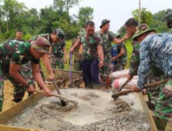 Pasiter Terus Semangati Personil Satgas TMMD 110/ Kodim 1201 Desa Tolok