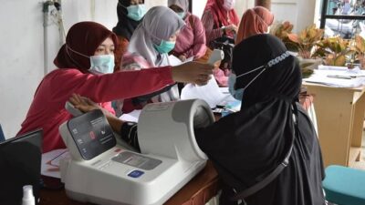 65 Nakes Jalani Vaksinasi Susulan di Padang Panjang