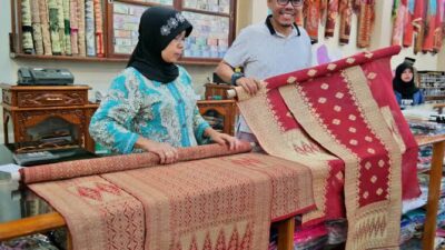 Gubernur Sumbar Dorong Produk Kerajinan Budaya Lokal Tembus Pasar Ekspor