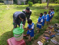 Satgas TMMD 110/Kodim 1201 Ajari Anak Paud Mencuci Tangan yang Benar