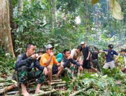 Ngopi Sehabis Karya Bakti Memperbaiki Bendungan Air Lokasi TMMD 110
