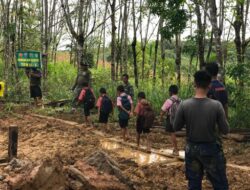 Satgas TMMD 110/Kodim 1201 Bangga Melihat Anak SD