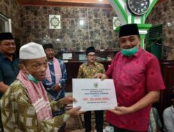 Anggota DPRD Sumbar Safari Ramadhan Di Masjid Istiqomah Padang Rubiah