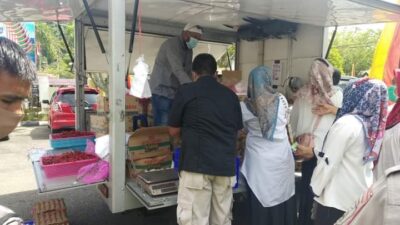 Wabup Pessel Buka Gerakan Pasar Murah Bagi Tenaga Honor