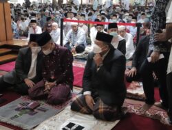 Mengurai Keramaian, Wako Wawako Solok Laksanakan Sholat Ied di Tempat Terpisah
