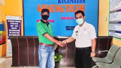 PT BSS Pasbar Berikan Paket Sembako pada Masyarakat Setempat