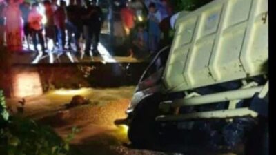 Hujan Deras di Muaro Paiti Akibatkan Banjir dan Jembatan Terputus